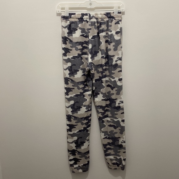 Zyia Gray Camo Lounge Boyfriend Sweats Size Small - Picture 4 of 7
